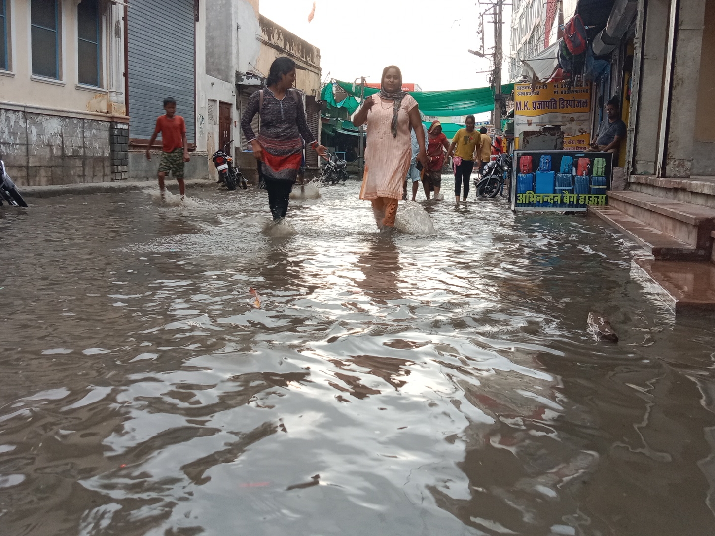 बारिश से टूटी सड़कें, सुजानगढ़ विस क्षेत्र के गांवों में 44 लाख रु. से होगा पैचवर्क